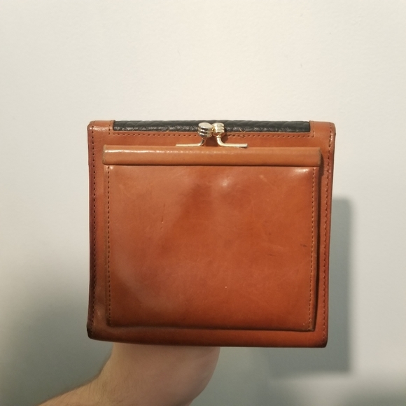 (SOLD!)Dooney & Bourke Vintage, AWL, Matching Crossbody Purse & Wallet Bundle - Picture 13 of 16